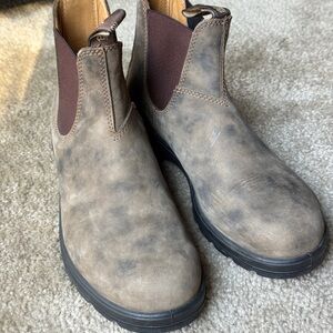 Blundstone Women’s Classics #585 Chelsea Boots Rustic Brown Size 11US/8AUS